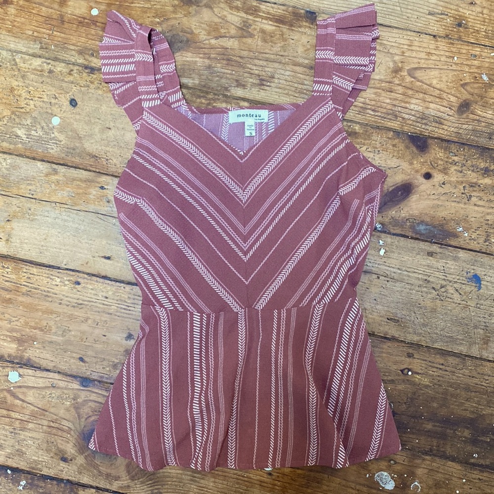 Cute boutique top size small like new
